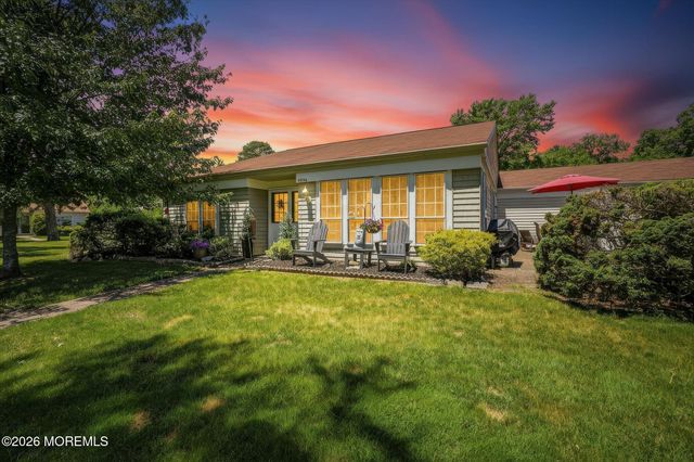 575A Sheffield Drive, Manchester, NJ 08759