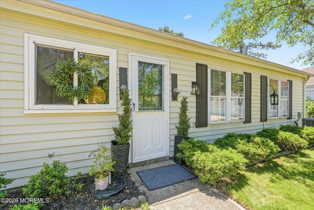 575A Sheffield Drive, Manchester, NJ 08759