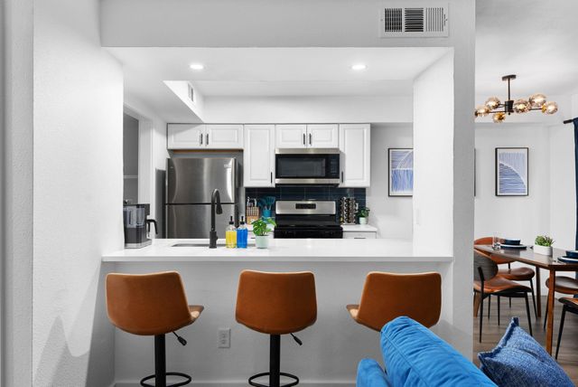 1315 Southport DR A, Austin, TX 78704