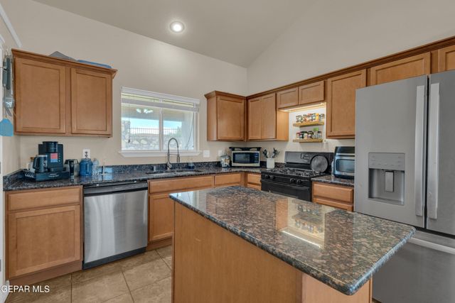 6924 CACTUS THRUSH Drive, El Paso, TX 79911
