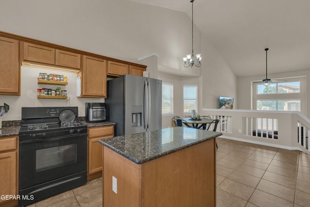 6924 CACTUS THRUSH Drive, El Paso, TX 79911