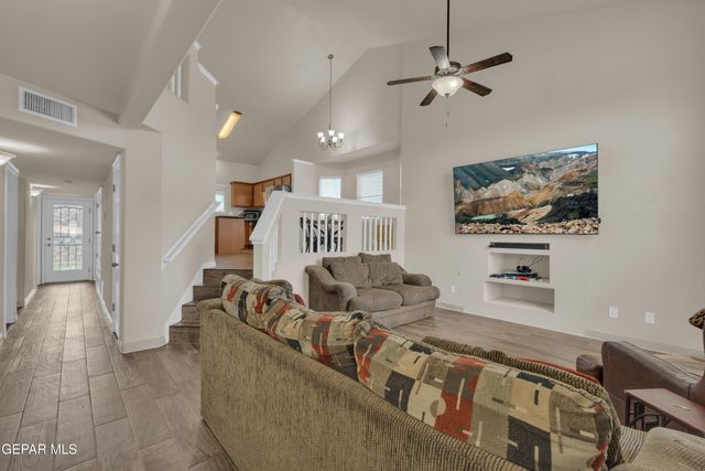 6924 CACTUS THRUSH Drive, El Paso, TX 79911