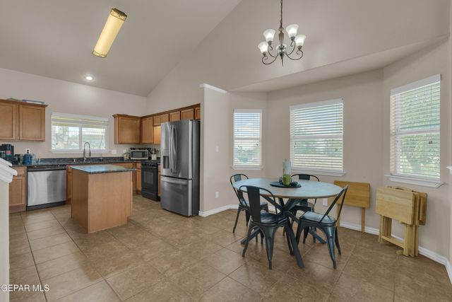 6924 CACTUS THRUSH Drive, El Paso, TX 79911