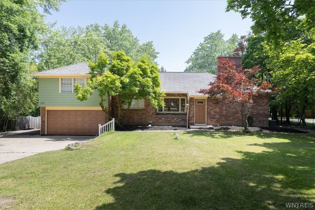 515 North Forest Road, Amherst, NY 14221