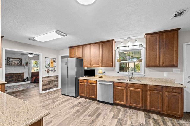 3601 Swan Ln, Pensacola, FL 32504