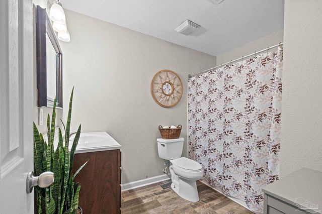 3601 Swan Ln, Pensacola, FL 32504