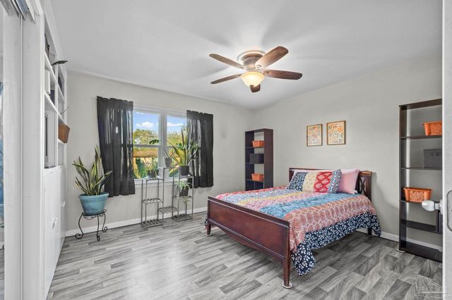 3601 Swan Ln, Pensacola, FL 32504