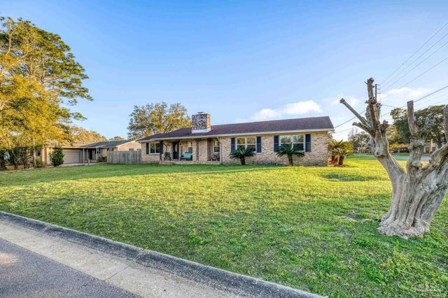 3601 Swan Ln, Pensacola, FL 32504