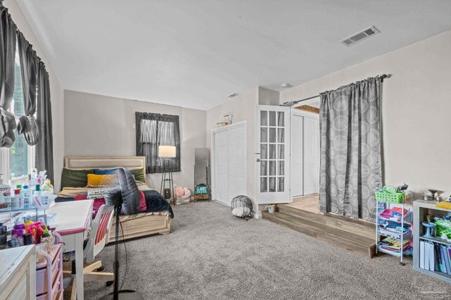 3601 Swan Ln, Pensacola, FL 32504