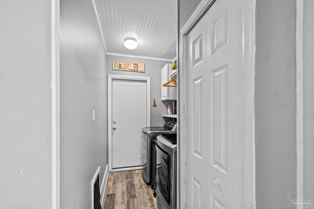 3601 Swan Ln, Pensacola, FL 32504