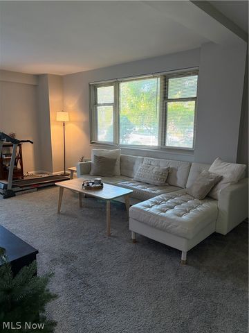 11820 Edgewater Drive 422, Lakewood, OH 44107