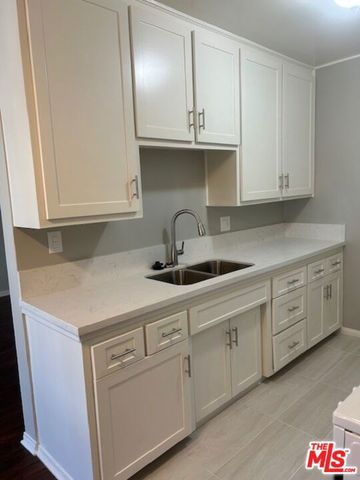 4505 Murietta Avenue 2, Sherman Oaks, CA 91423