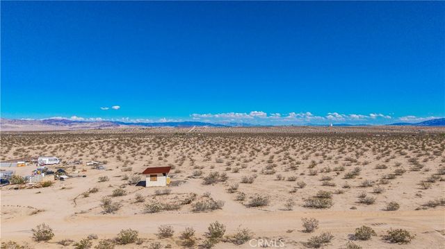 77 Copper Moon Lane, Joshua Tree, CA 92252