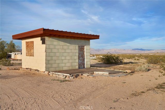 77 Copper Moon Lane, Joshua Tree, CA 92252