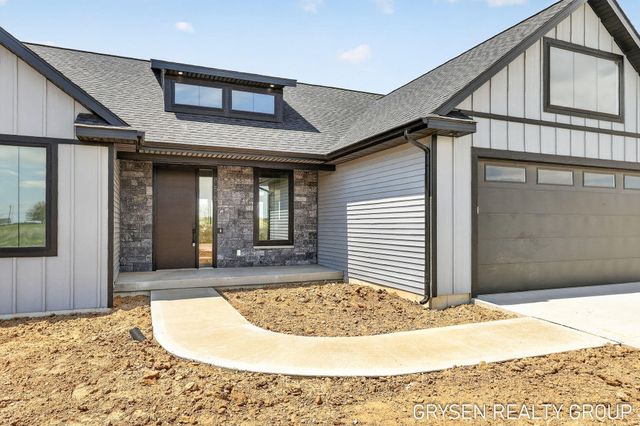 8561 Bosque Drive SE, Caledonia, MI 49316