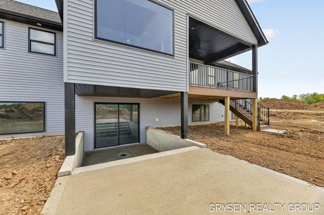 8561 Bosque Drive SE, Caledonia, MI 49316