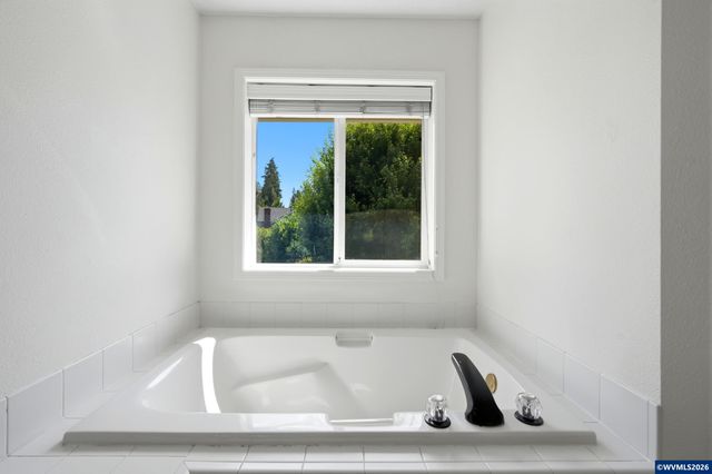17430 111th Av, Tualatin, OR 97062
