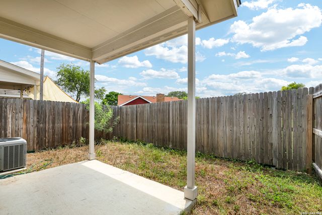 10310 LYNWOOD BR, San Antonio, TX 78245