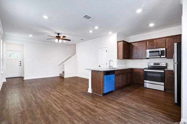 10310 LYNWOOD BR, San Antonio, TX 78245