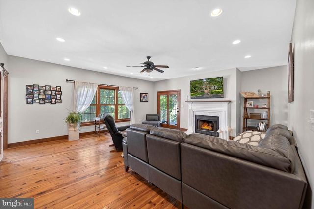 1980 DOUBLE CHURCH RD, Stephens City, VA 22655