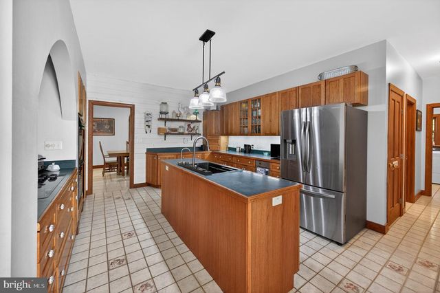 1980 DOUBLE CHURCH RD, Stephens City, VA 22655