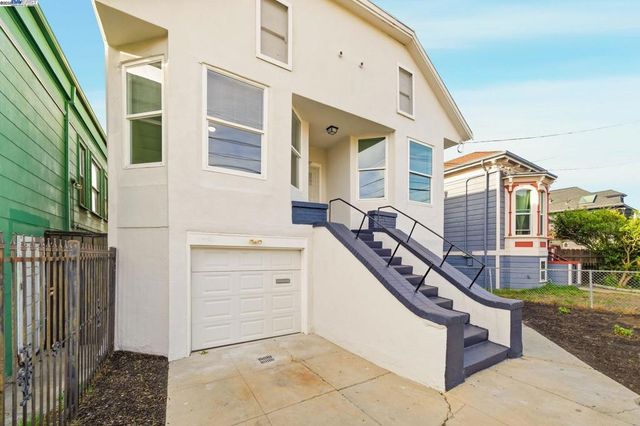 3237 Linden St, Oakland, CA 94608