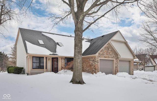 215 Black Maple Court, Greenwood, IN 46143