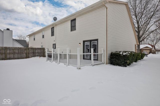 215 Black Maple Court, Greenwood, IN 46143