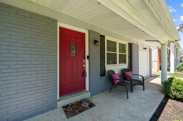 2431 Wesington Drive, Maryland Heights, MO 63043
