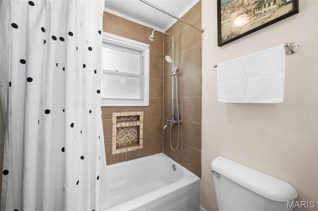 2431 Wesington Drive, Maryland Heights, MO 63043