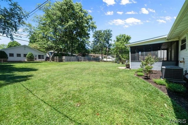 2431 Wesington Drive, Maryland Heights, MO 63043