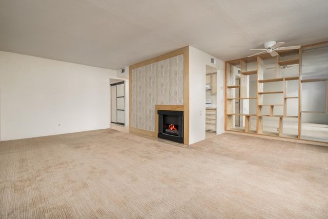 2492 Larkspur Ln #200, Sacramento, CA 95825