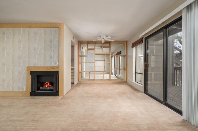 2492 Larkspur Ln #200, Sacramento, CA 95825