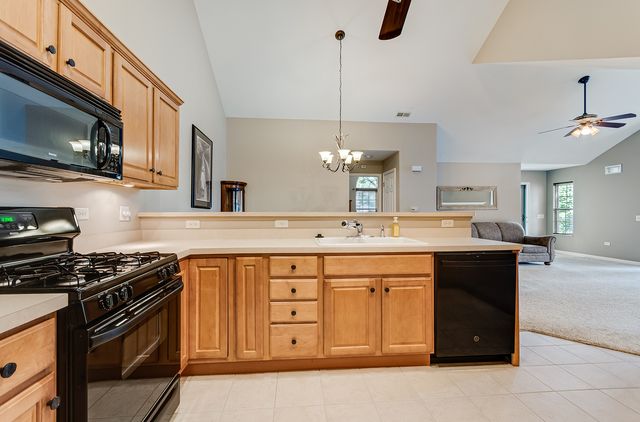 1920 TIMBERS EDGE Circle 1920, Joliet, IL 60431
