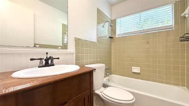 10105 Oak Hollow DR, Austin, TX 78758