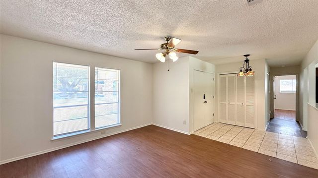 10105 Oak Hollow DR, Austin, TX 78758