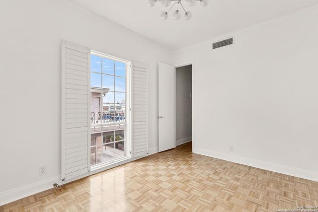 7707 Broadway Apt 12, San Antonio, TX 78209