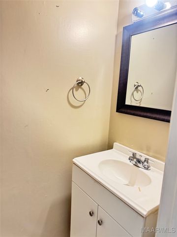 1206 Seth Johnson Drive, Montgomery, AL 36116