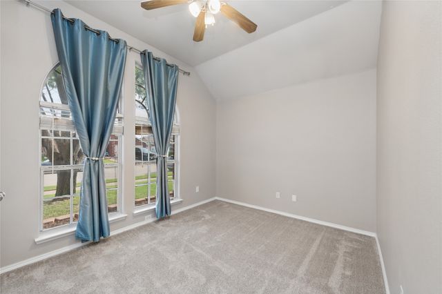 8953 Saranac Trail, Fort Worth, TX 76118