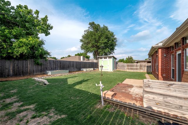 8953 Saranac Trail, Fort Worth, TX 76118