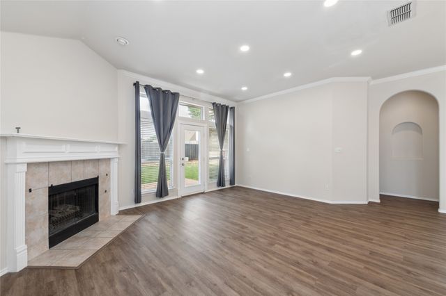 8953 Saranac Trail, Fort Worth, TX 76118
