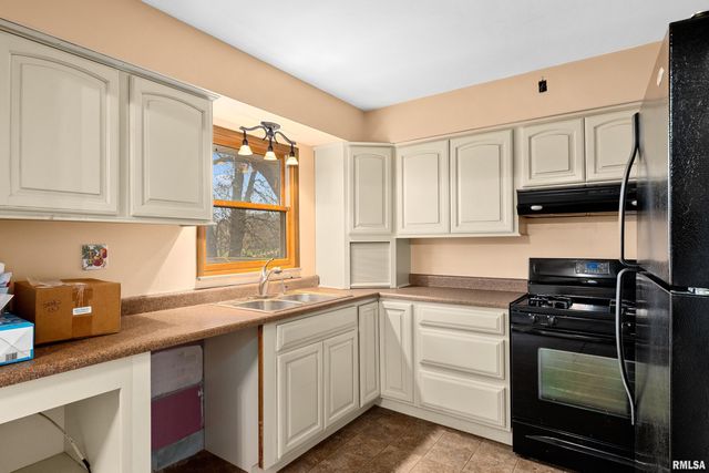 5112 PFEIFFER Road, Bartonville, IL 61607