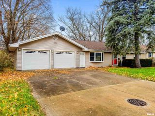 5112 PFEIFFER Road, Bartonville, IL 61607
