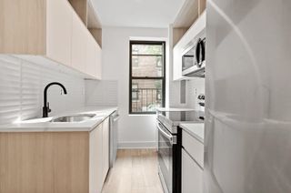 86 Thayer St # 2-C, New York City, NY 10040