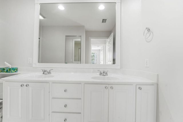 8439 SE Retreat Drive, Hobe Sound, FL 33455