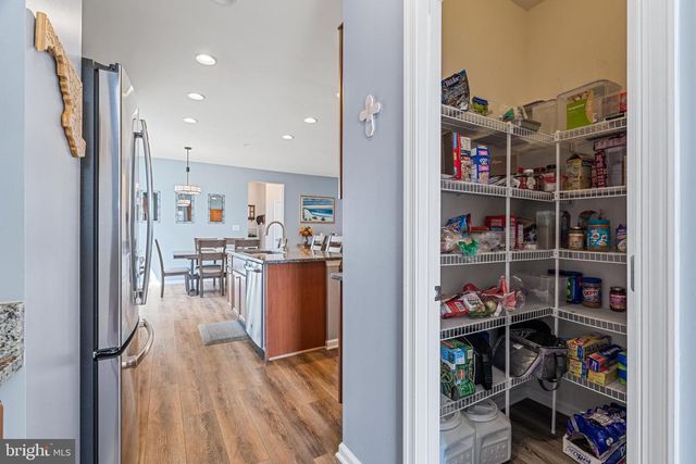 8432 CLIFFVIEW LN, Frederick, MD 21704