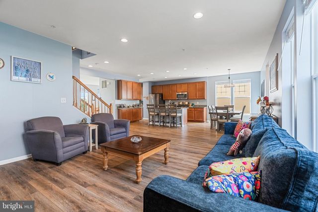 8432 CLIFFVIEW LN, Frederick, MD 21704