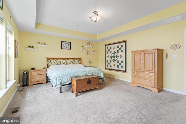 8432 CLIFFVIEW LN, Frederick, MD 21704