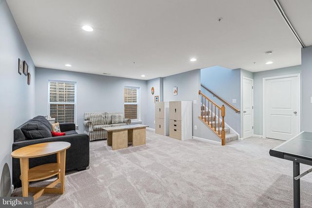 8432 CLIFFVIEW LN, Frederick, MD 21704