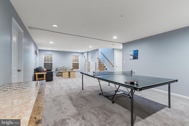 8432 CLIFFVIEW LN, Frederick, MD 21704